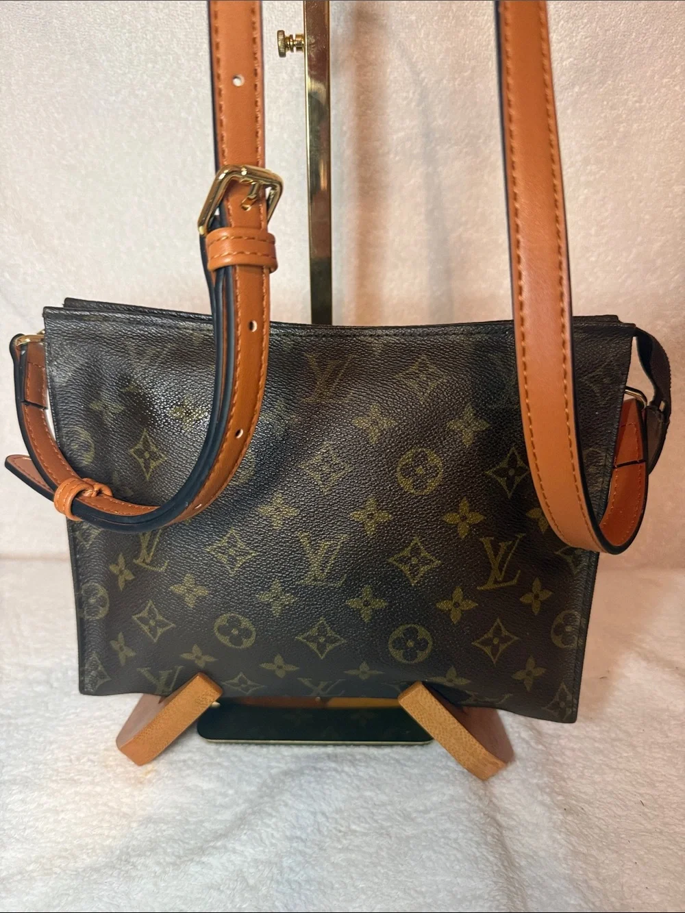 LOUIS VUITTON Monogram Poche Toilette 26 with strap and insert